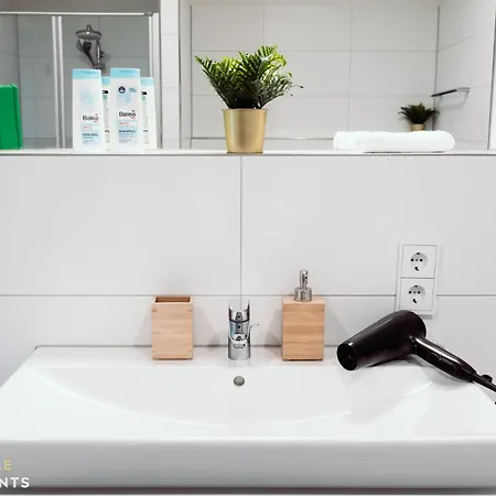 Neu! Pineapple - Zwinger Xii - 96qm - 1x Free Parking